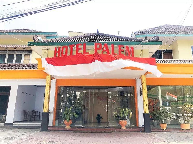 Hotel Palem 2 Syariah Malang Redpartner Экстерьер фото
