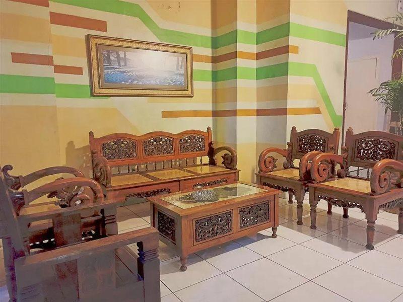 Hotel Palem 2 Syariah Malang Redpartner Экстерьер фото