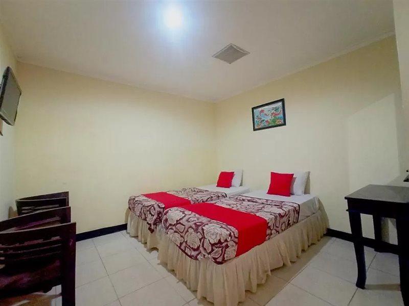 Hotel Palem 2 Syariah Malang Redpartner Экстерьер фото