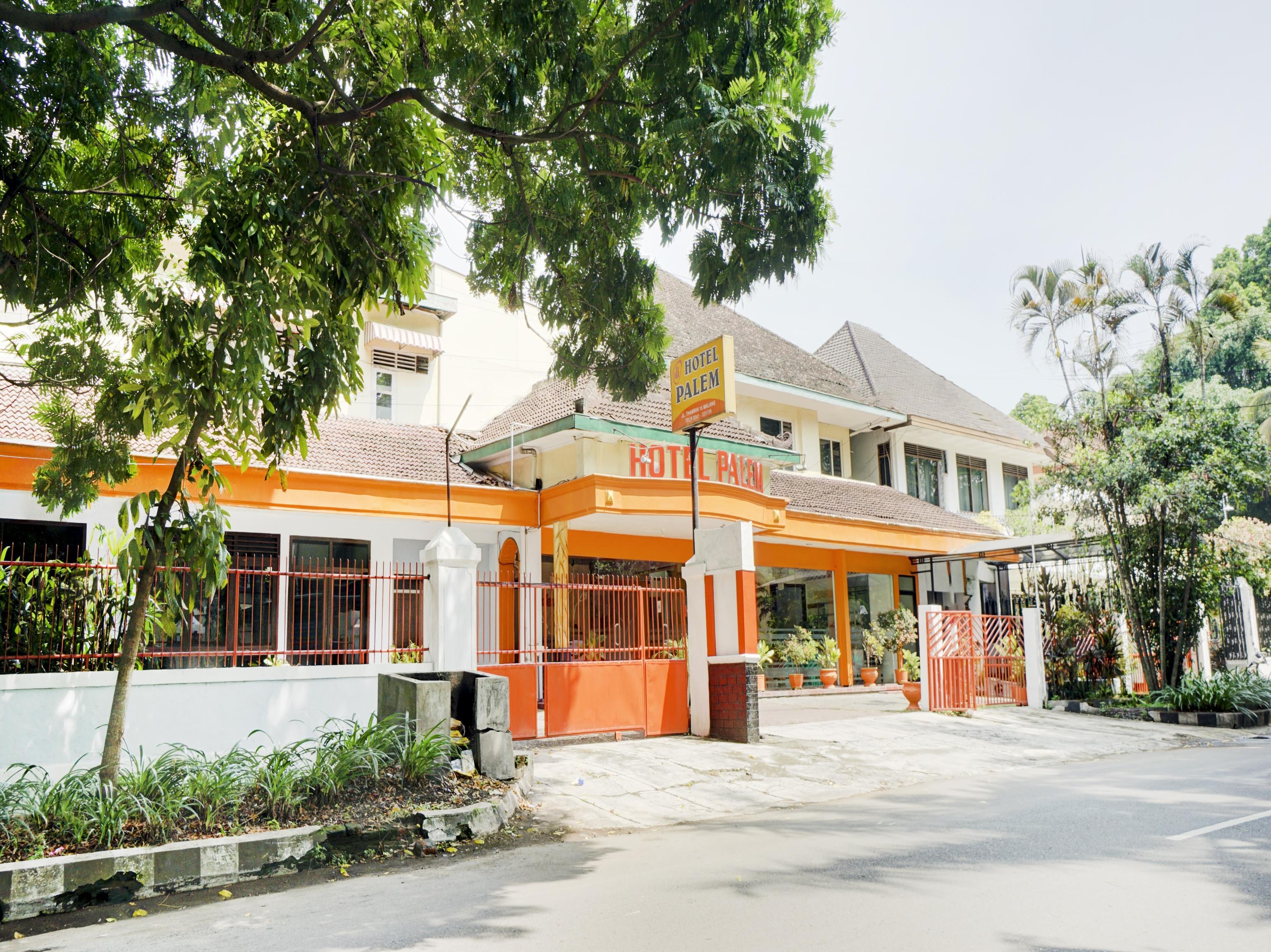 Hotel Palem 2 Syariah Malang Redpartner Экстерьер фото